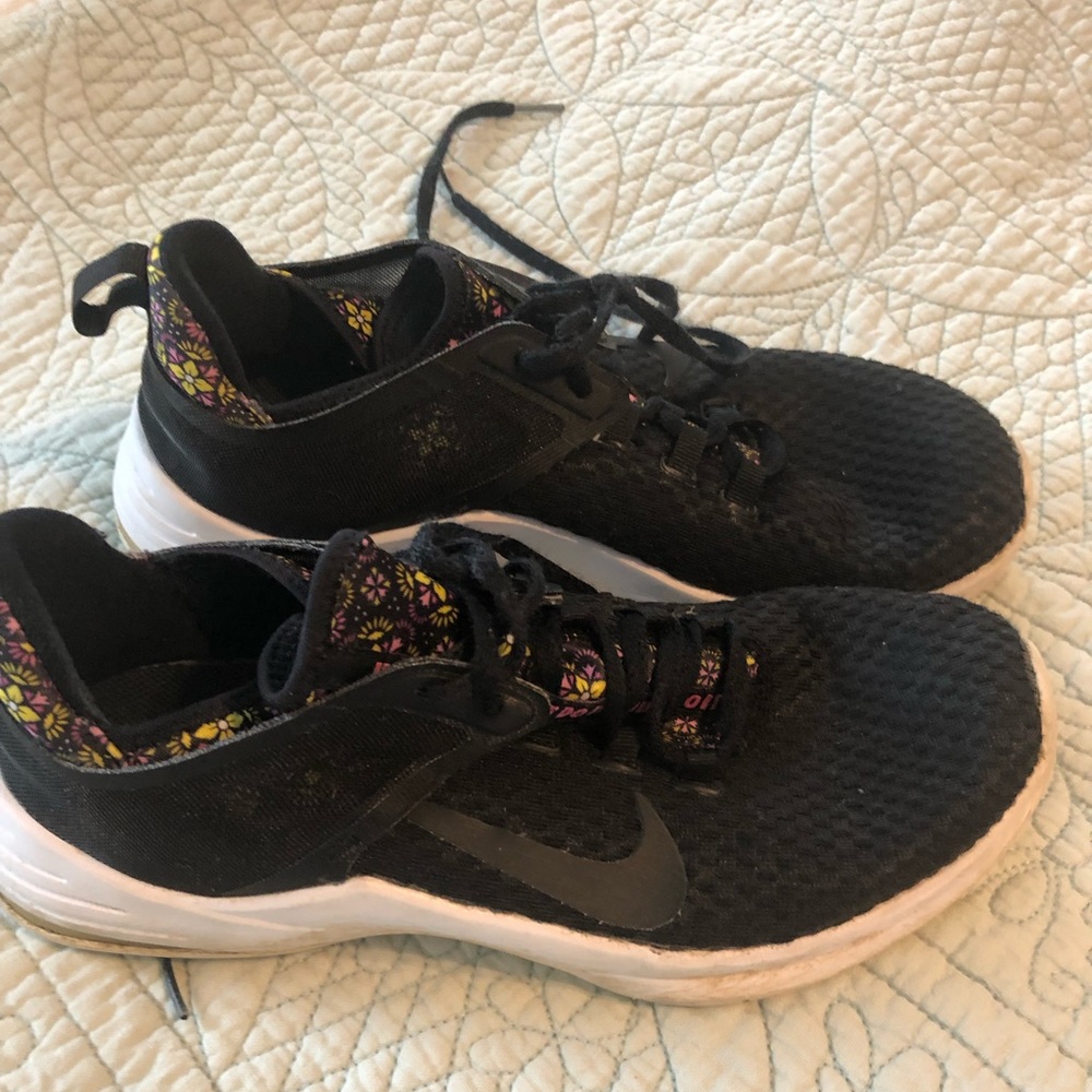 Nike Air tennis shoes